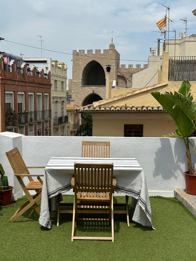 Serranos Valencia Exterior foto